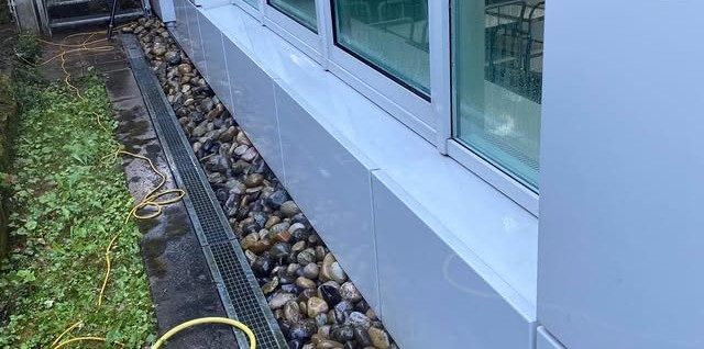 Fensterbank und Rinne nachher sauber